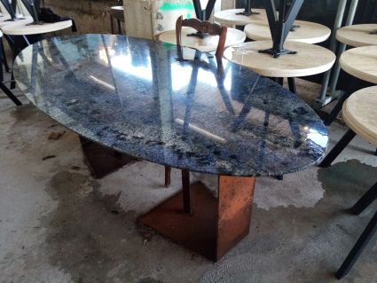 Table granit bleu des andes ferronnerie