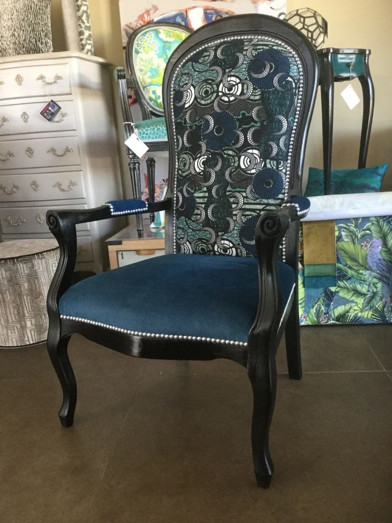 Relooking meuble refection fauteuil tapissier decorateur atelier les renaissances saint medard en jalles saint aubin de medoc carcan lacanau eysines le taillan medoc castelnau medoc le haillan 