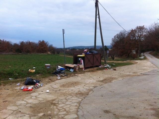 Img 2592 poubelles vers la blaque