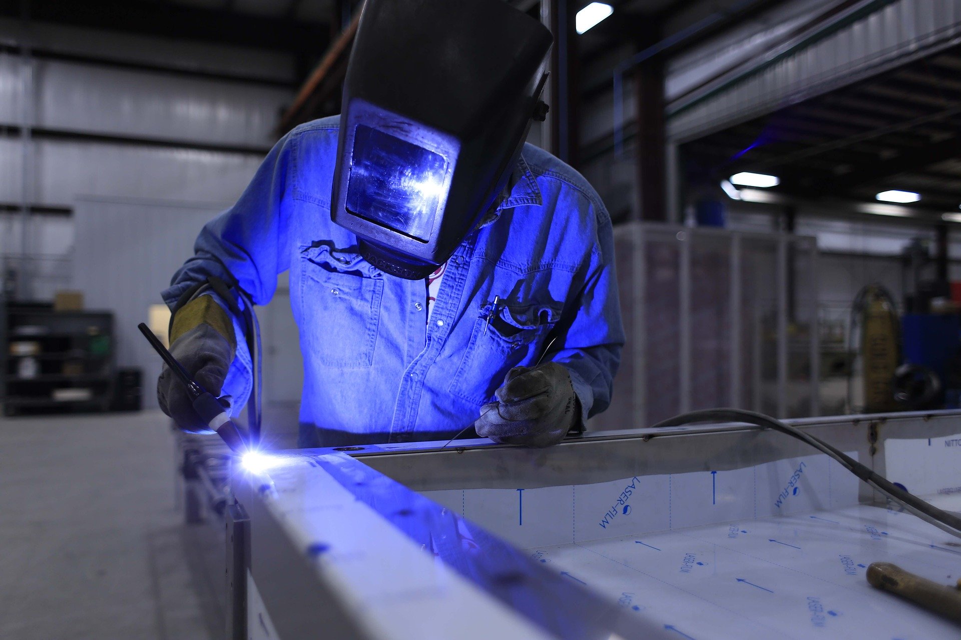 Welder-673559 1920