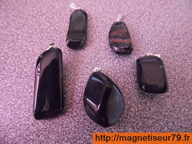 Pendentifs pierre roulee oeil de faucon copier 