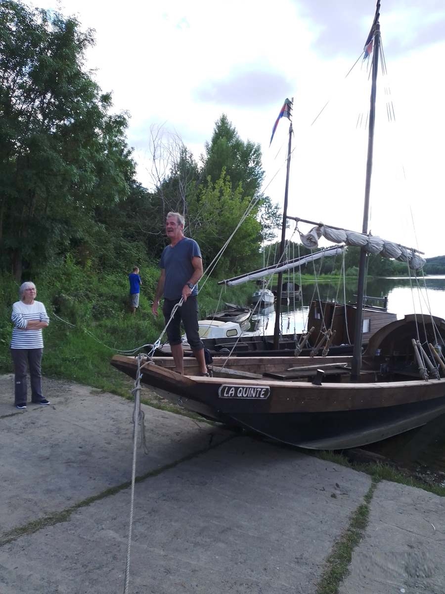 Quinte-pied-de-cale-Wiko