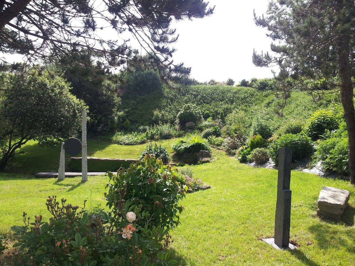 Entrer la sculpture dans l'environnement du spectateur et la soumet aux forces.Comment faire pour vendre une œuvre d'art de galeri ollivier-Henry à paimpol ?	
Pour bien vendre un tableau, il faut d'abord en obtenir une estimation juste. Une des possibilités est de connaître la côte de l'artiste qui l'a peint. De nombreuses bases de données existent sur internet. Il suffit d'entrer le nom de l'artiste pour obtenir les dernières adjudications des tableaux ce dernier.10 nov. 2017