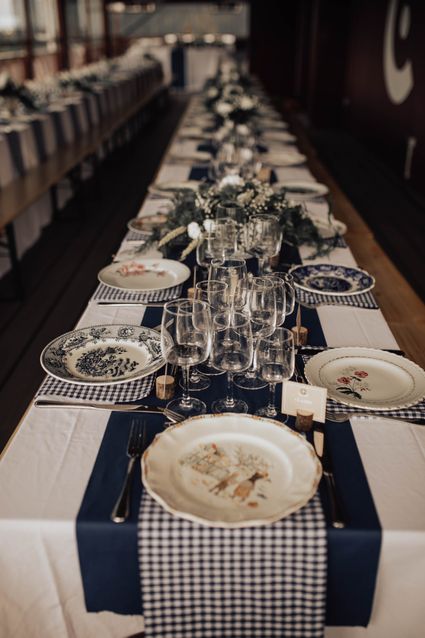 Une table haute en couleurs