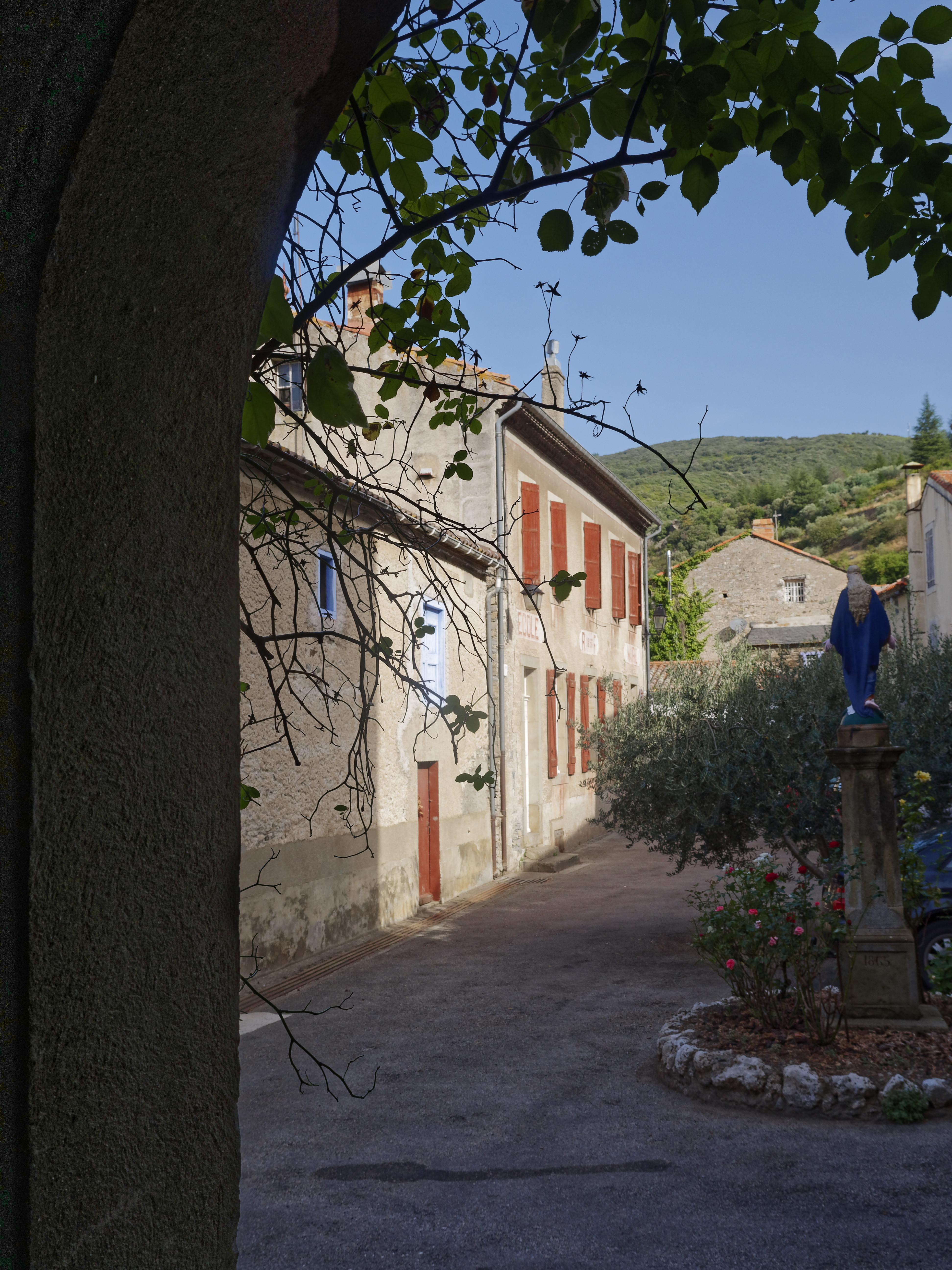 Place de la mairie2 les ilhes