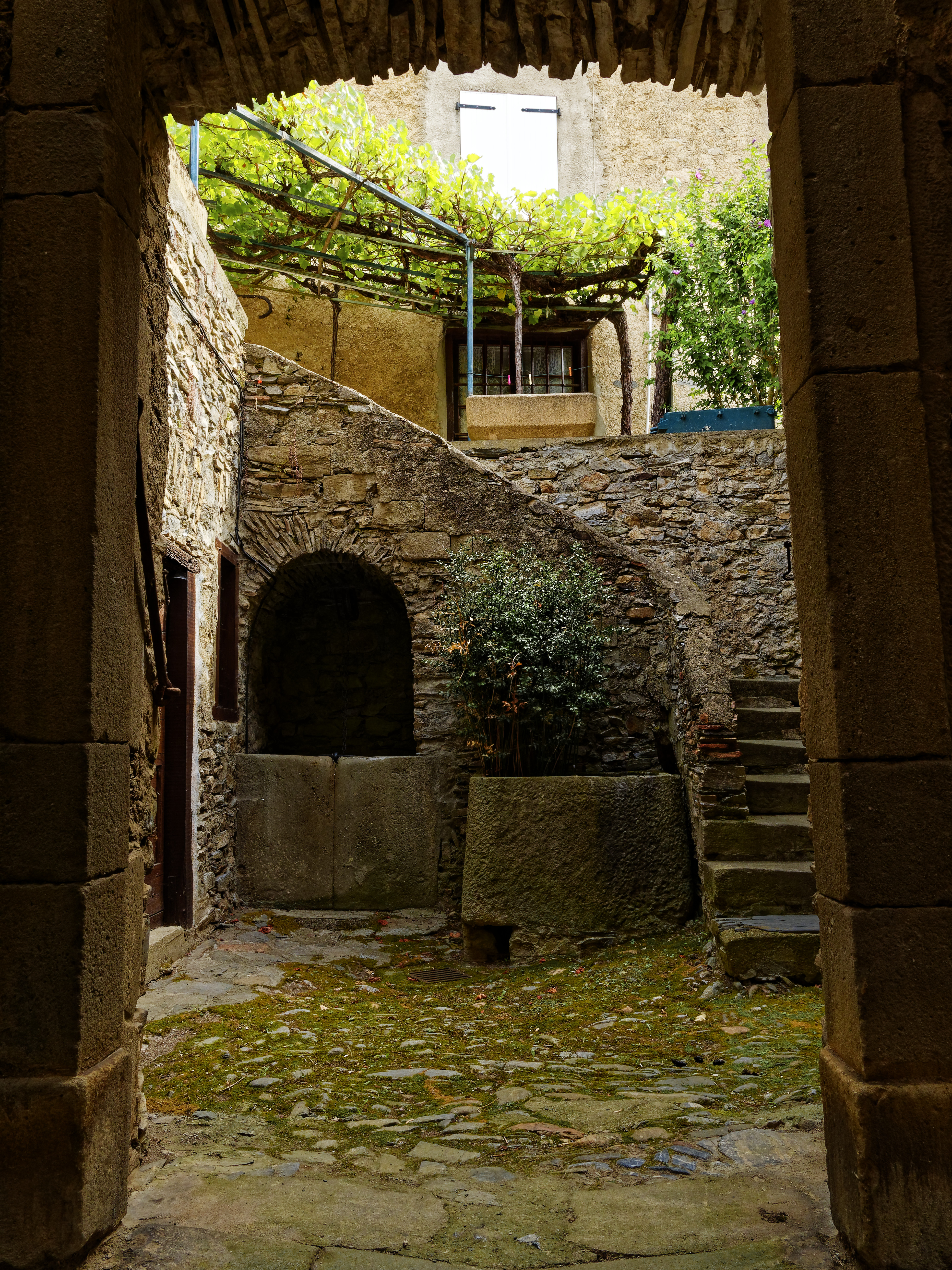 Puit rue de la voute les ilhes