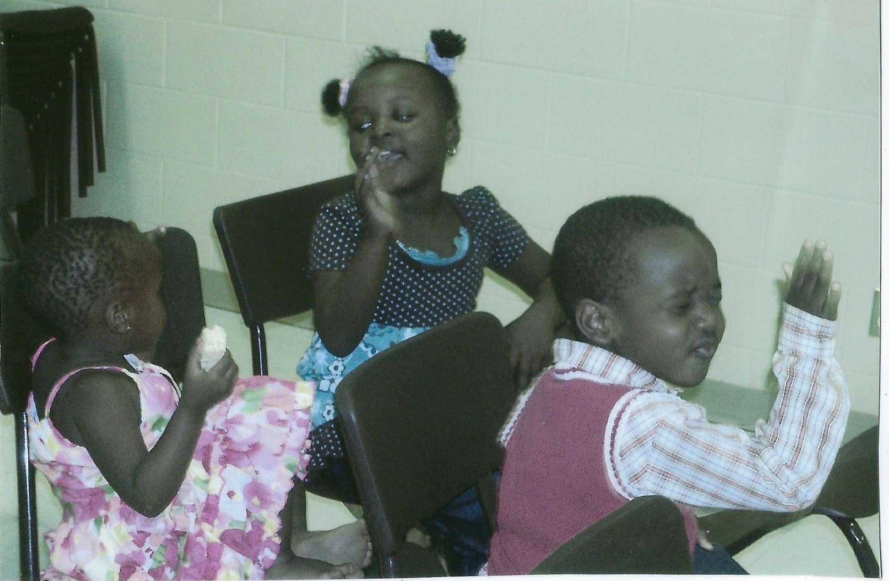 2020 08 30 170234 les enfants de pasteurs isaac et josephine nizigama prient 