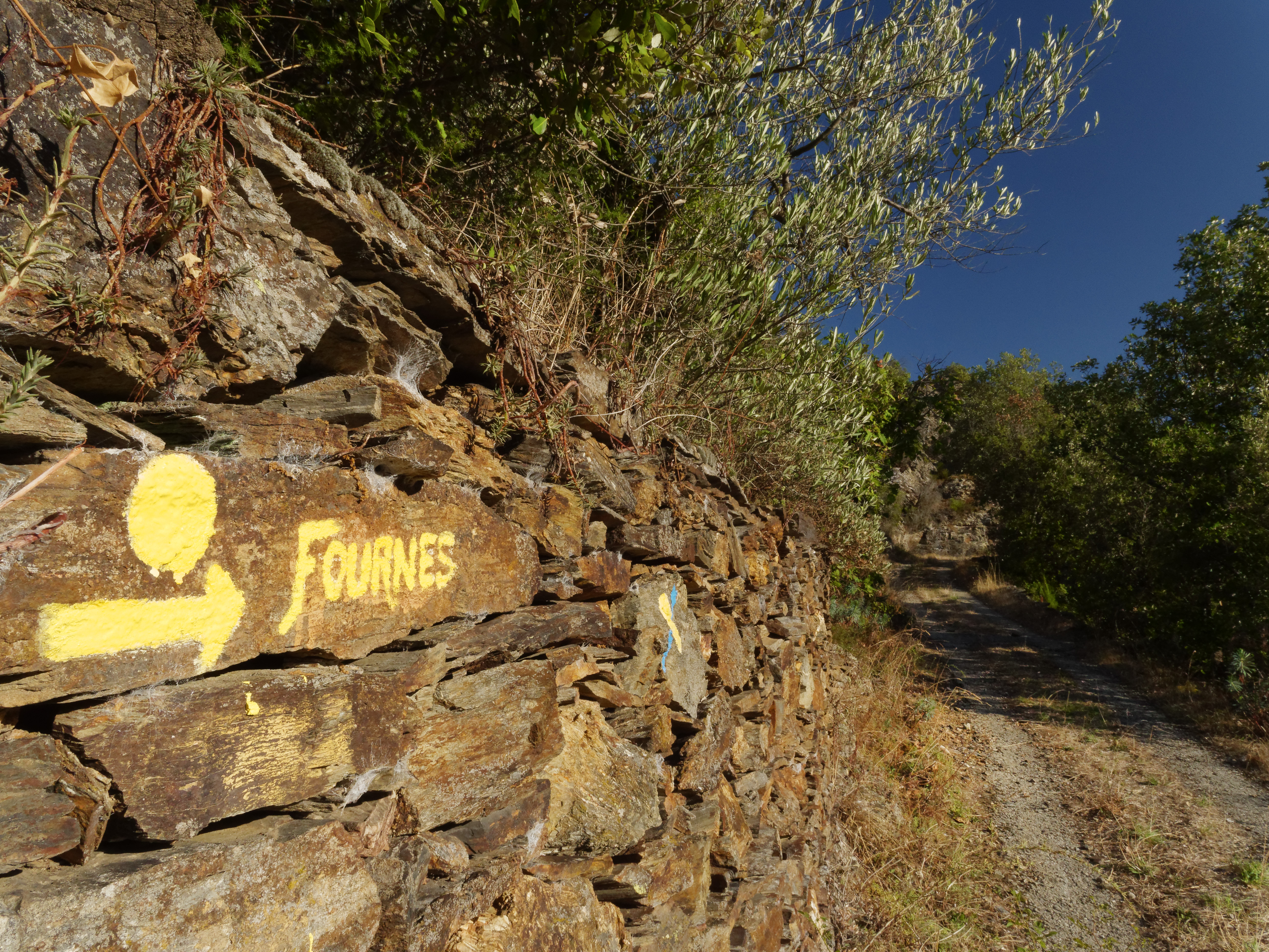 Chemin de randonnee direction fournes