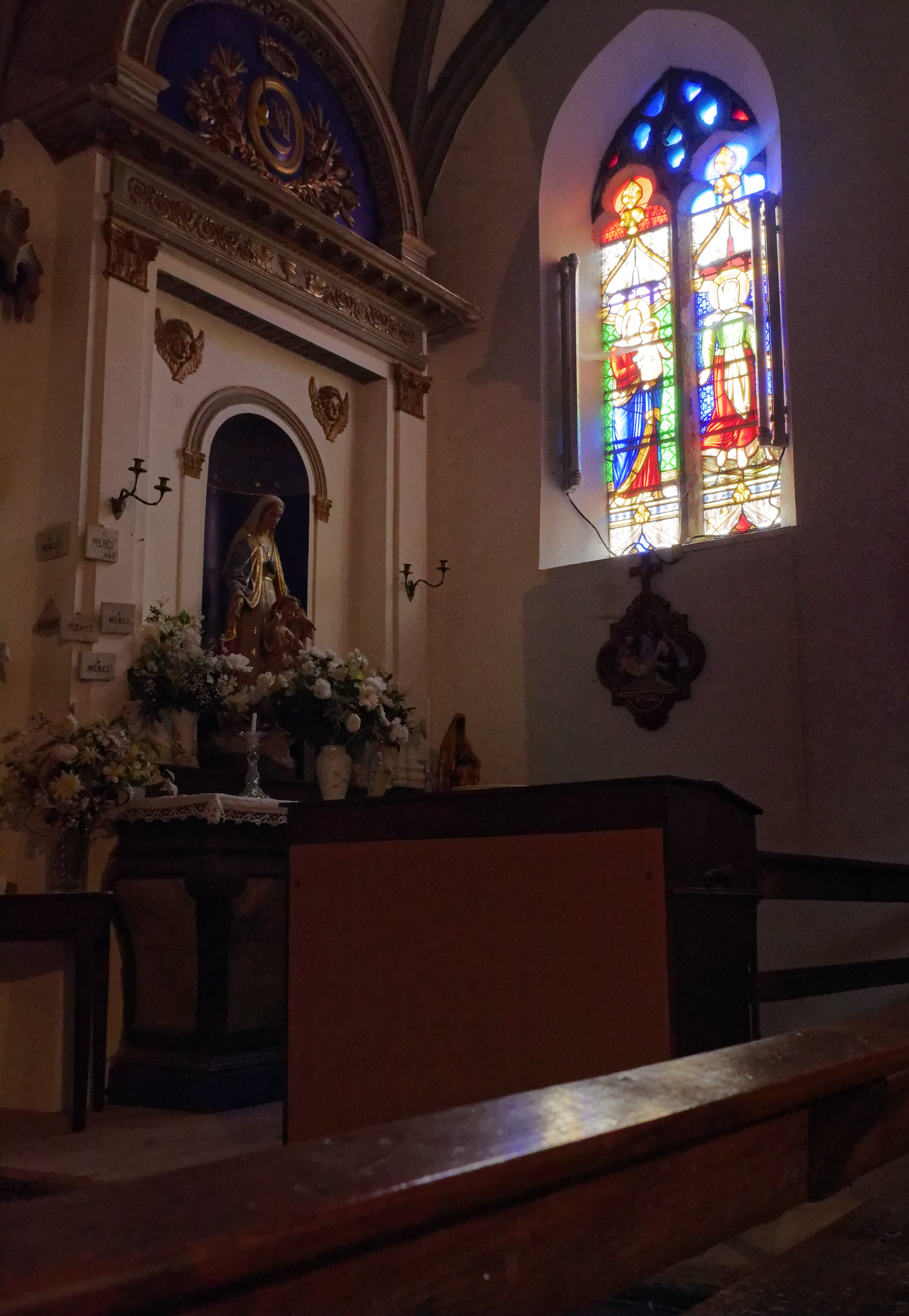 Eglise les ilhes vitrail