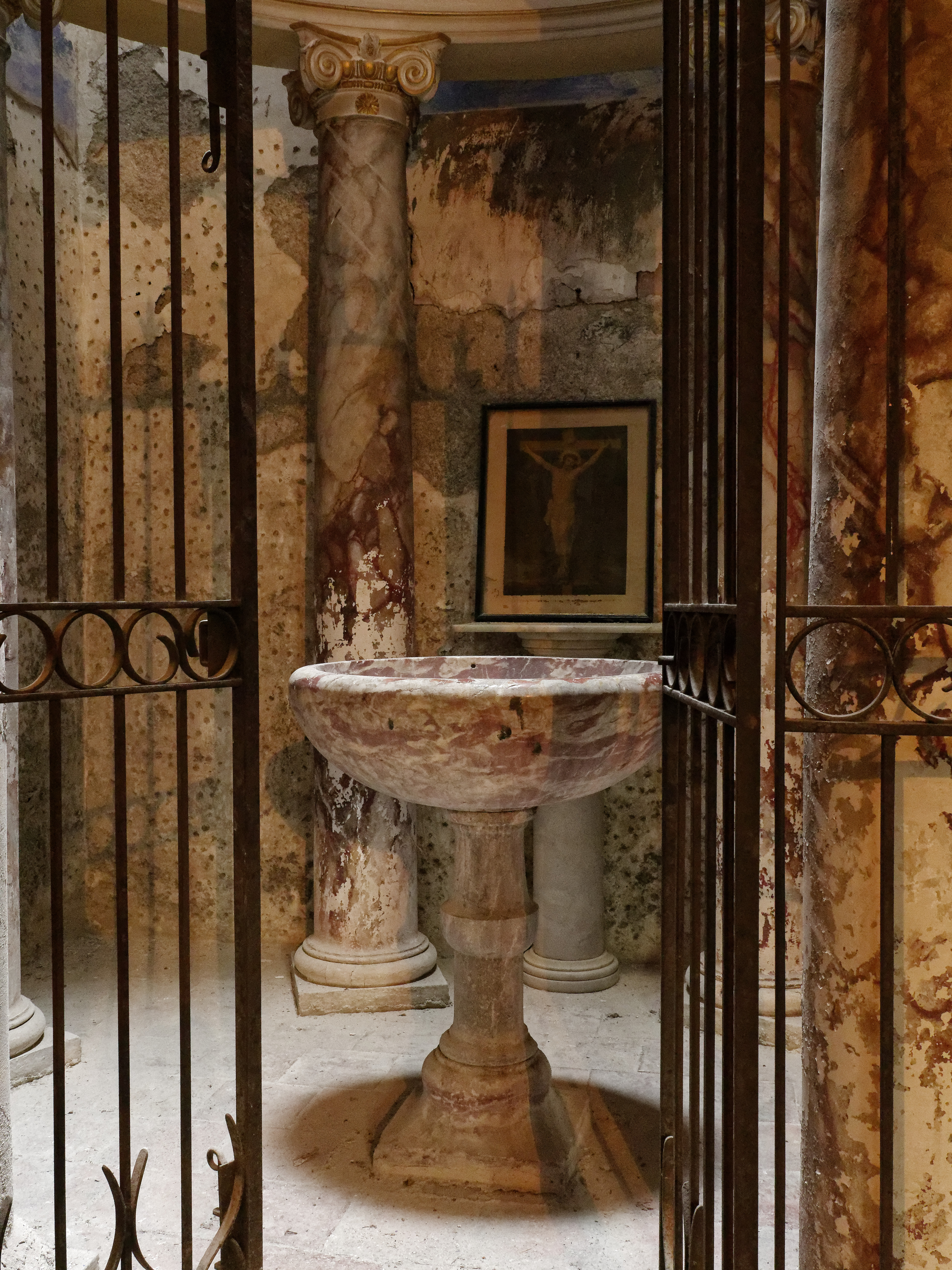 Eglise les ilhes fonts baptismaux