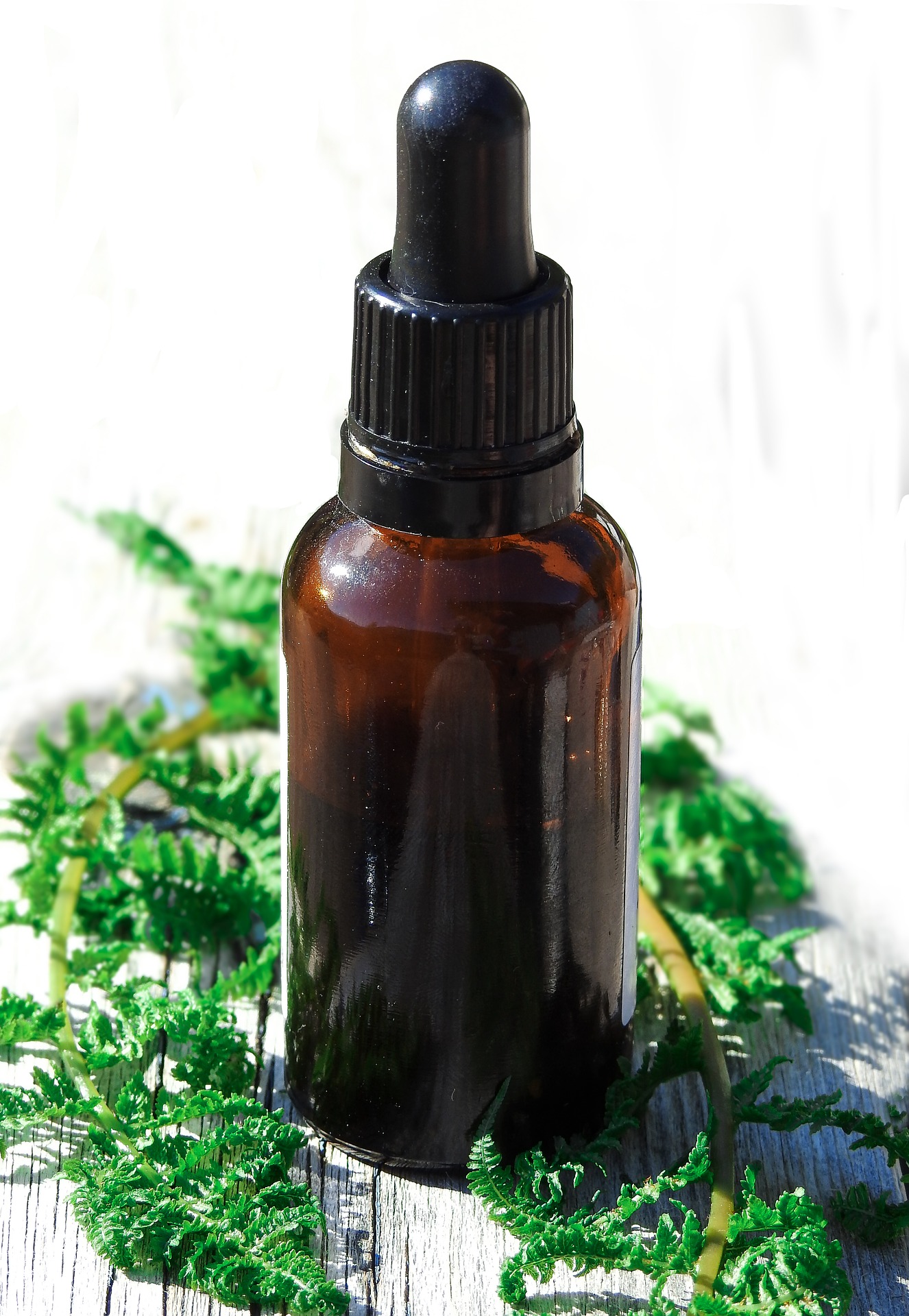 Essential-oils-2385072 1920