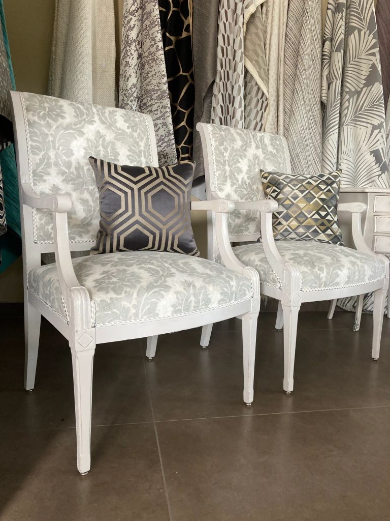 Relooking meuble refection restauration fauteuil tapissier decorateur bordeaux saint medard en jalles lacanau atelier les renaissances