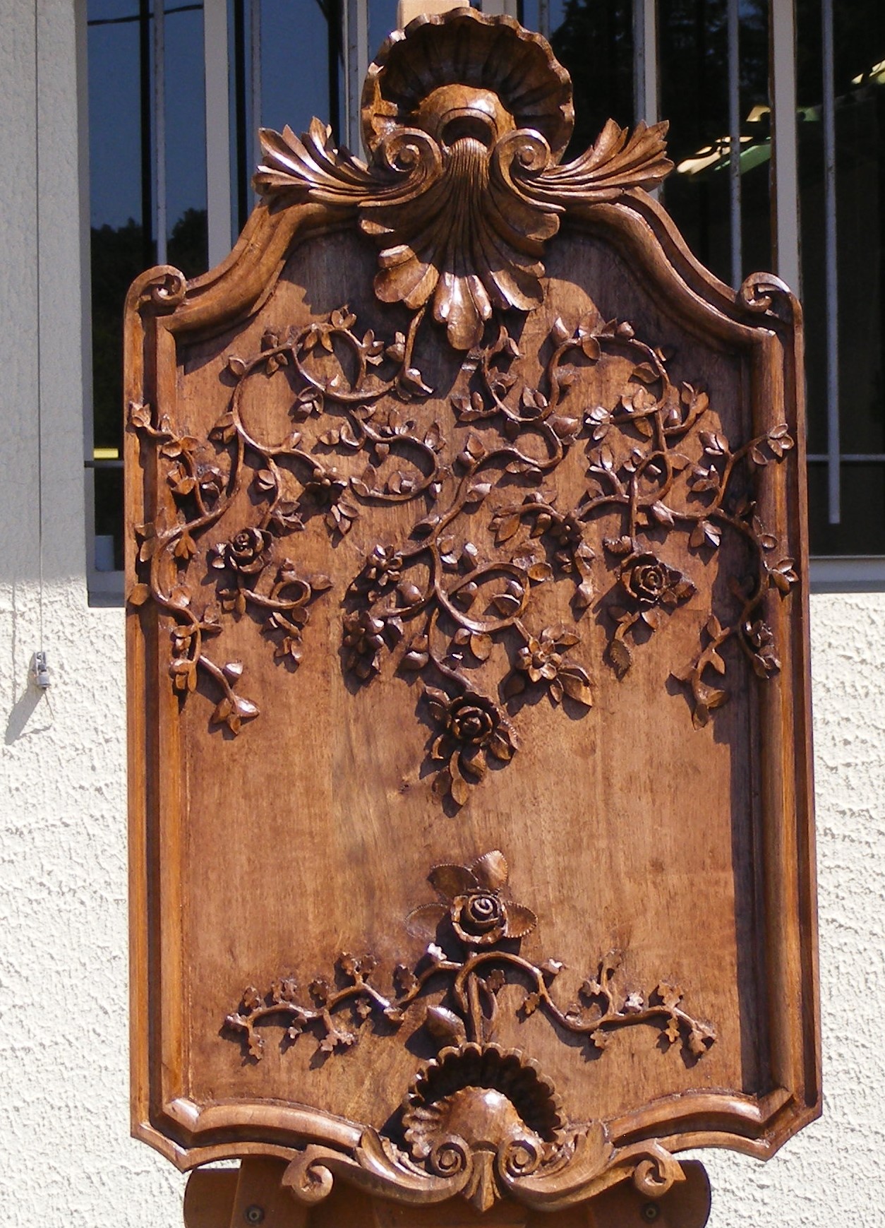 Panneau décoratif fleuri.
H. 80 cm, L. 40 cm, P. 5 cm