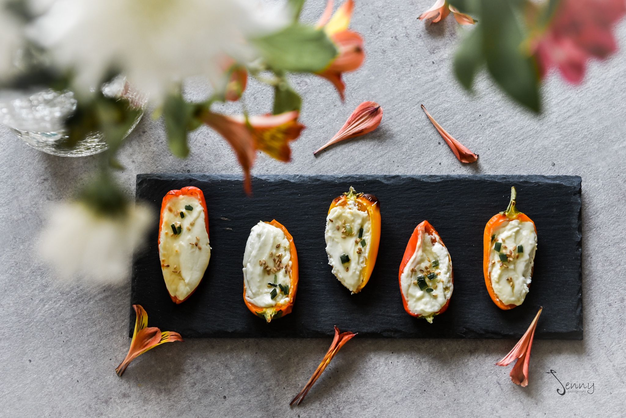 Mini poivrons farcis au chèvre et au miel
