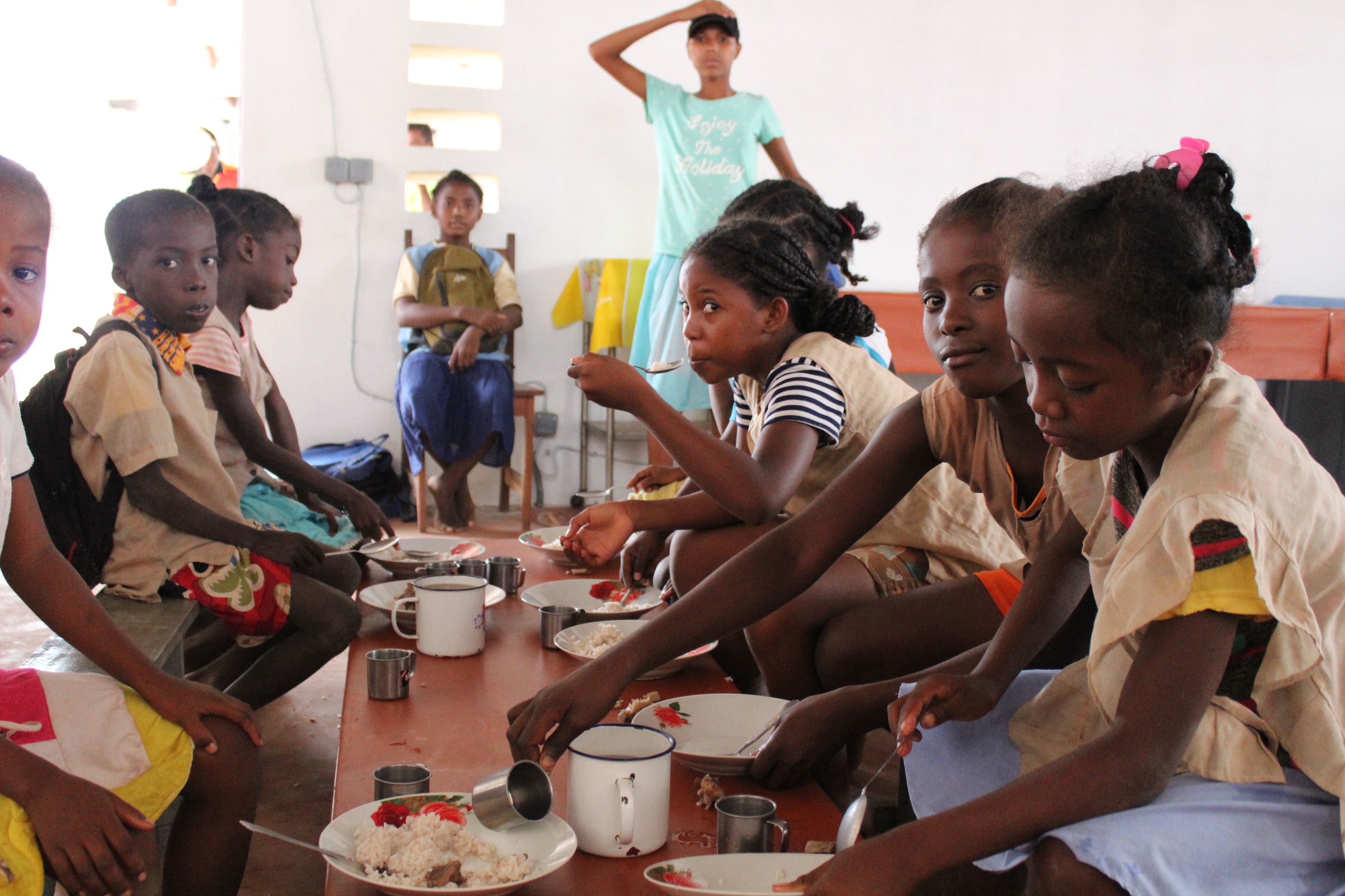 Cantine et inauguration 2 