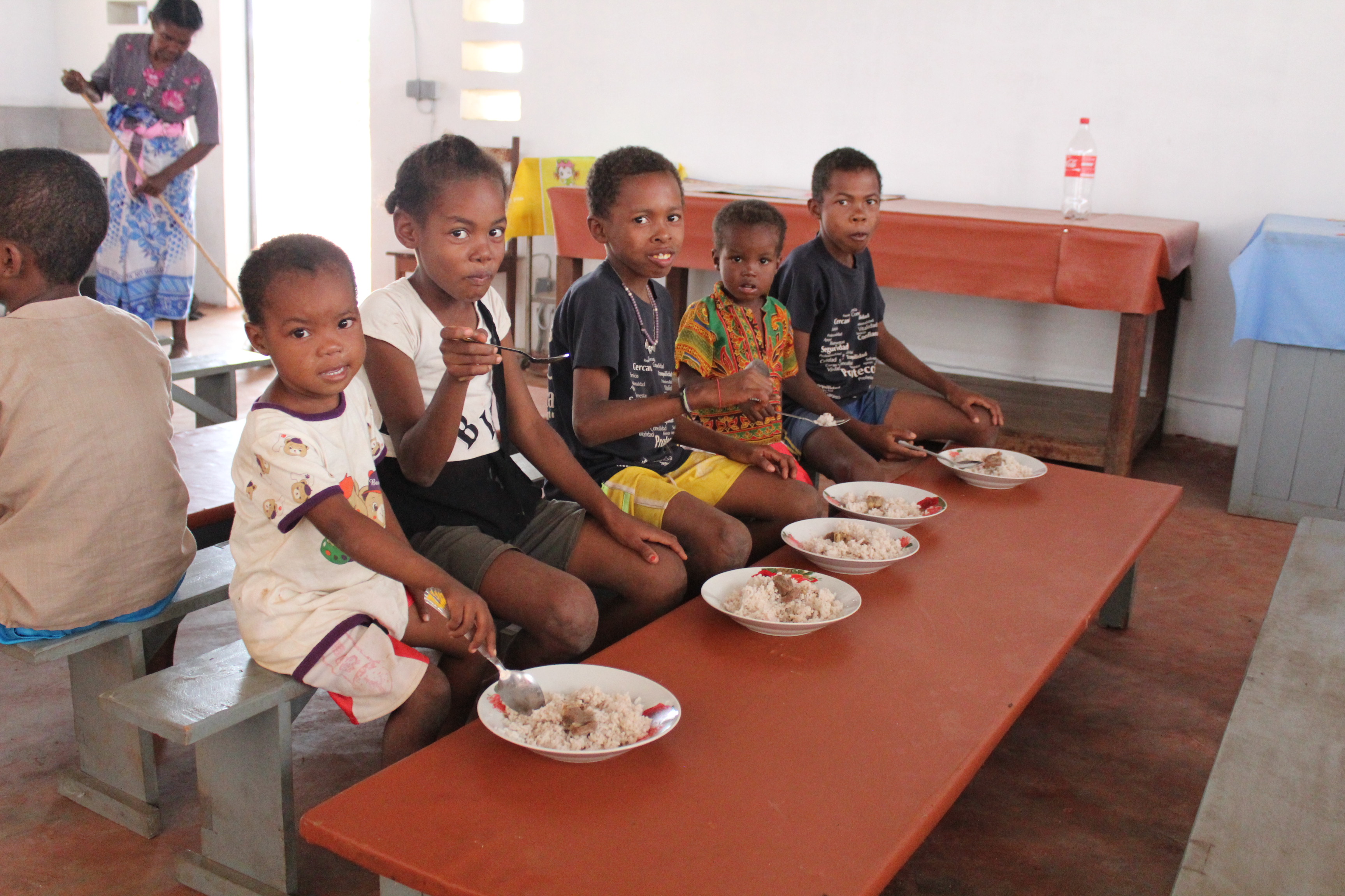 Cantine et inauguration 14 