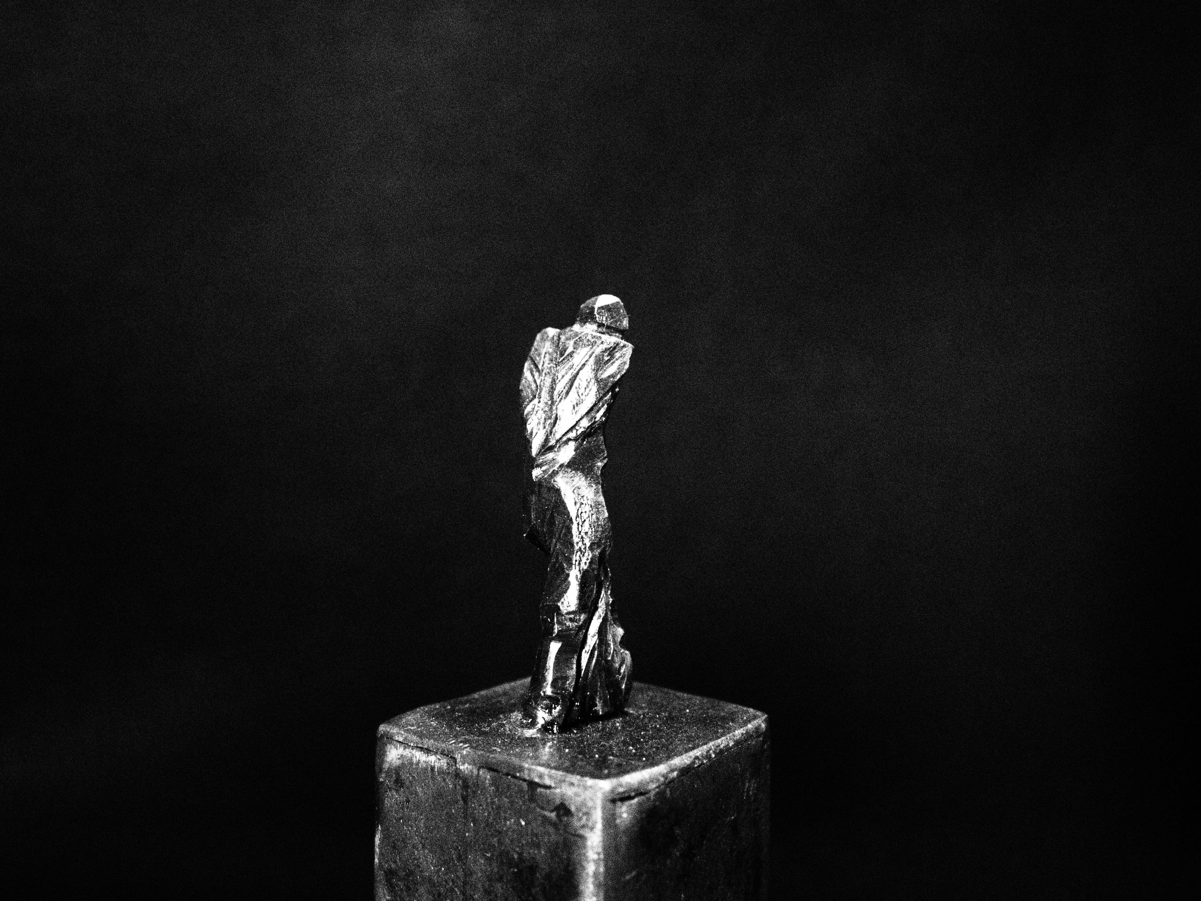 Doucement, Acier, 5cm