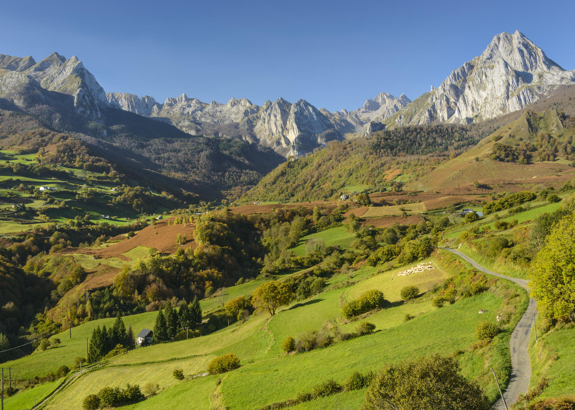 Cirque de lescun lescun