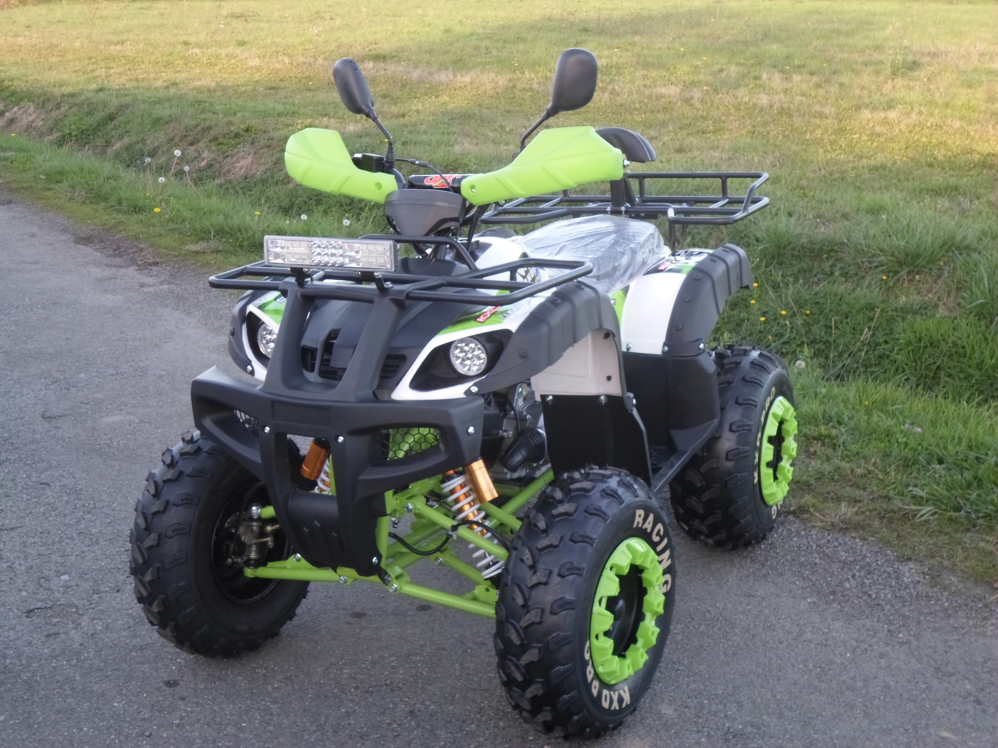 Quad outlander 200 vert 3
