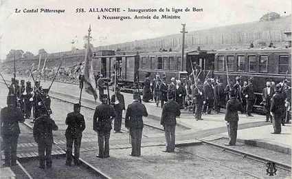 Vélorail du Cézallier Cantal Auvergne activité ludique sportif pour découvrir le Cantal autrement