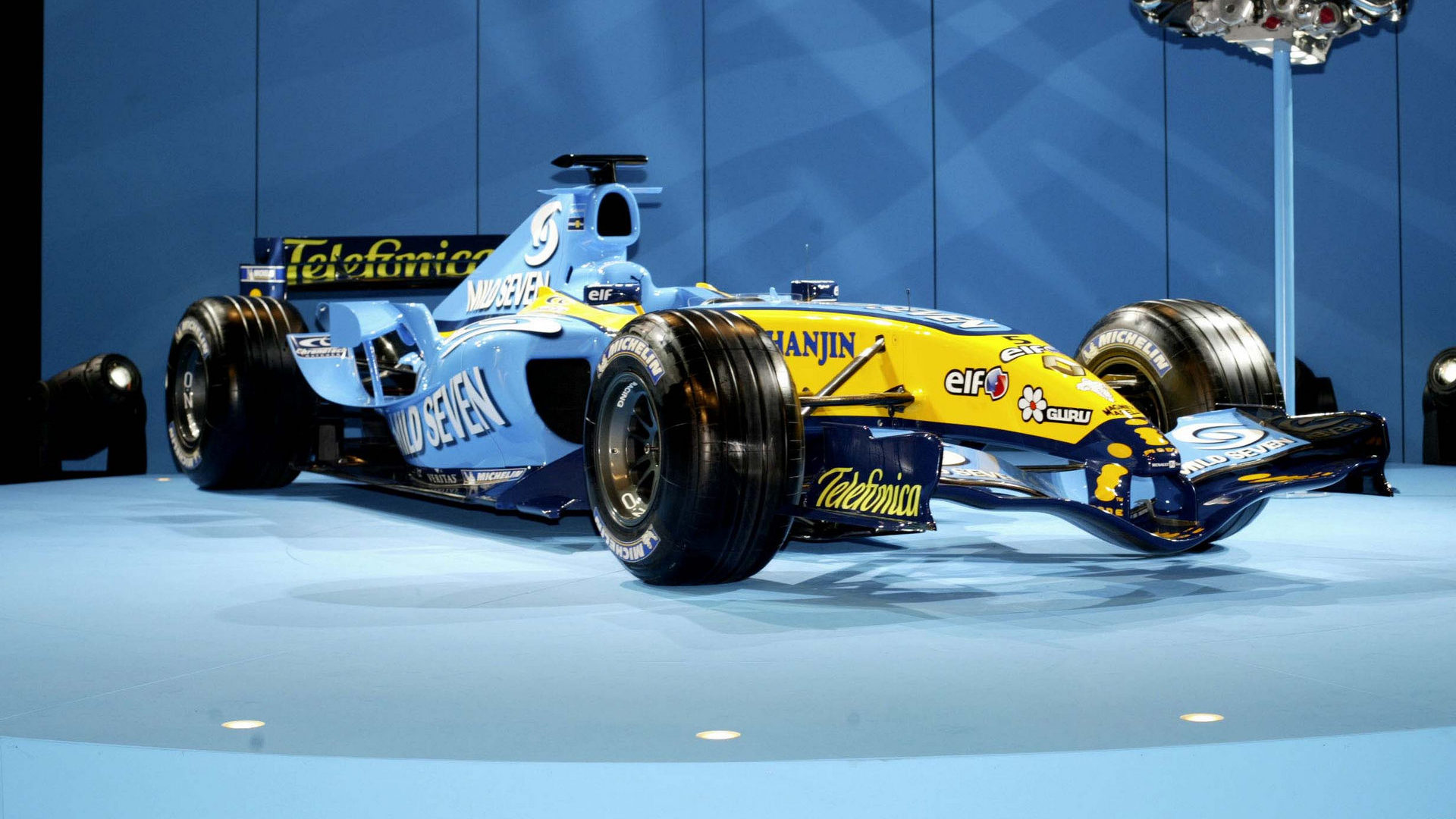 F1 fansite com 2005 hd wallpaper f1 car launch 29