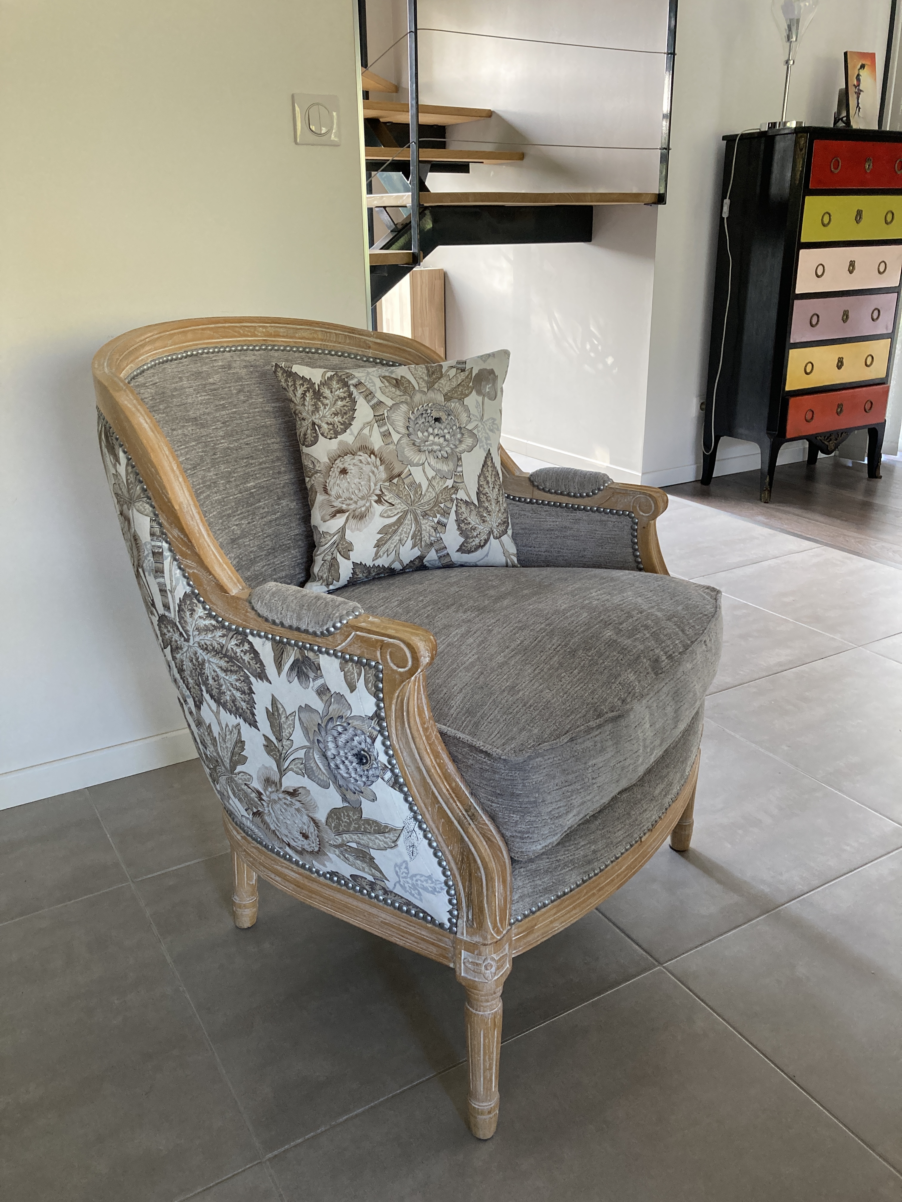 Relooking meuble gironde bordeaux atelier les renaissances tapissier decorateur lacanau carcan saint medard en jalles le taillan medoc le pian medoc eysines refection fauteuil