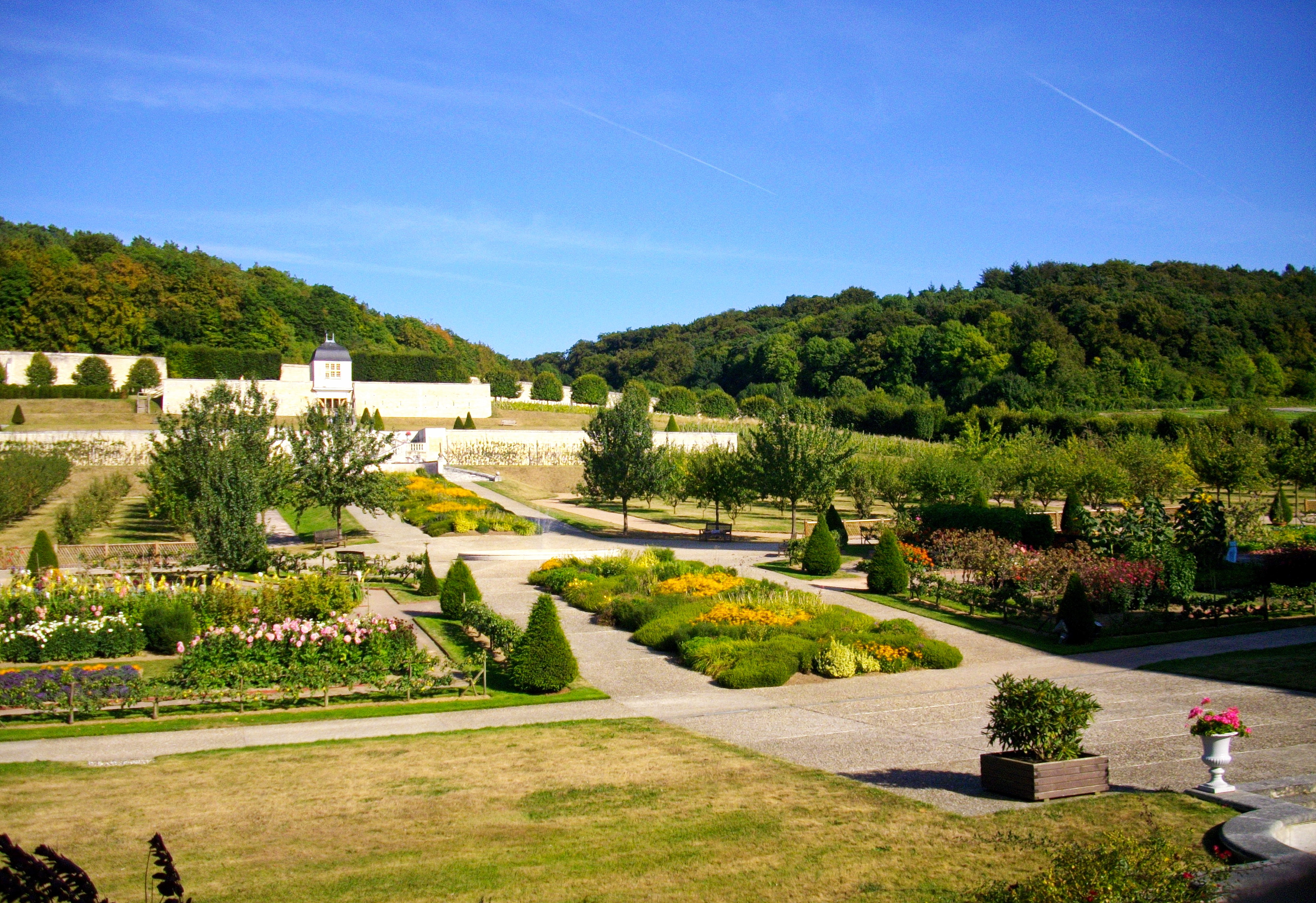 St-M-de-Boscherville-vue-generale-jardin