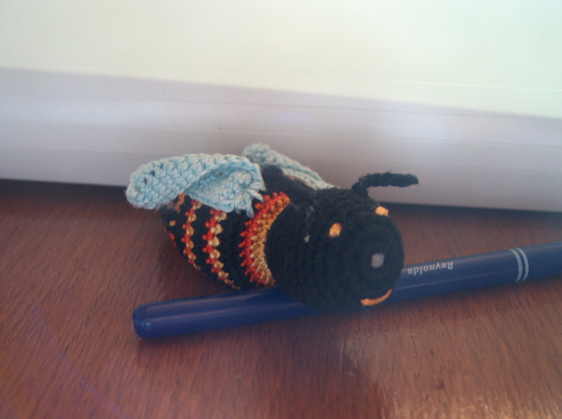Abeille-crochet