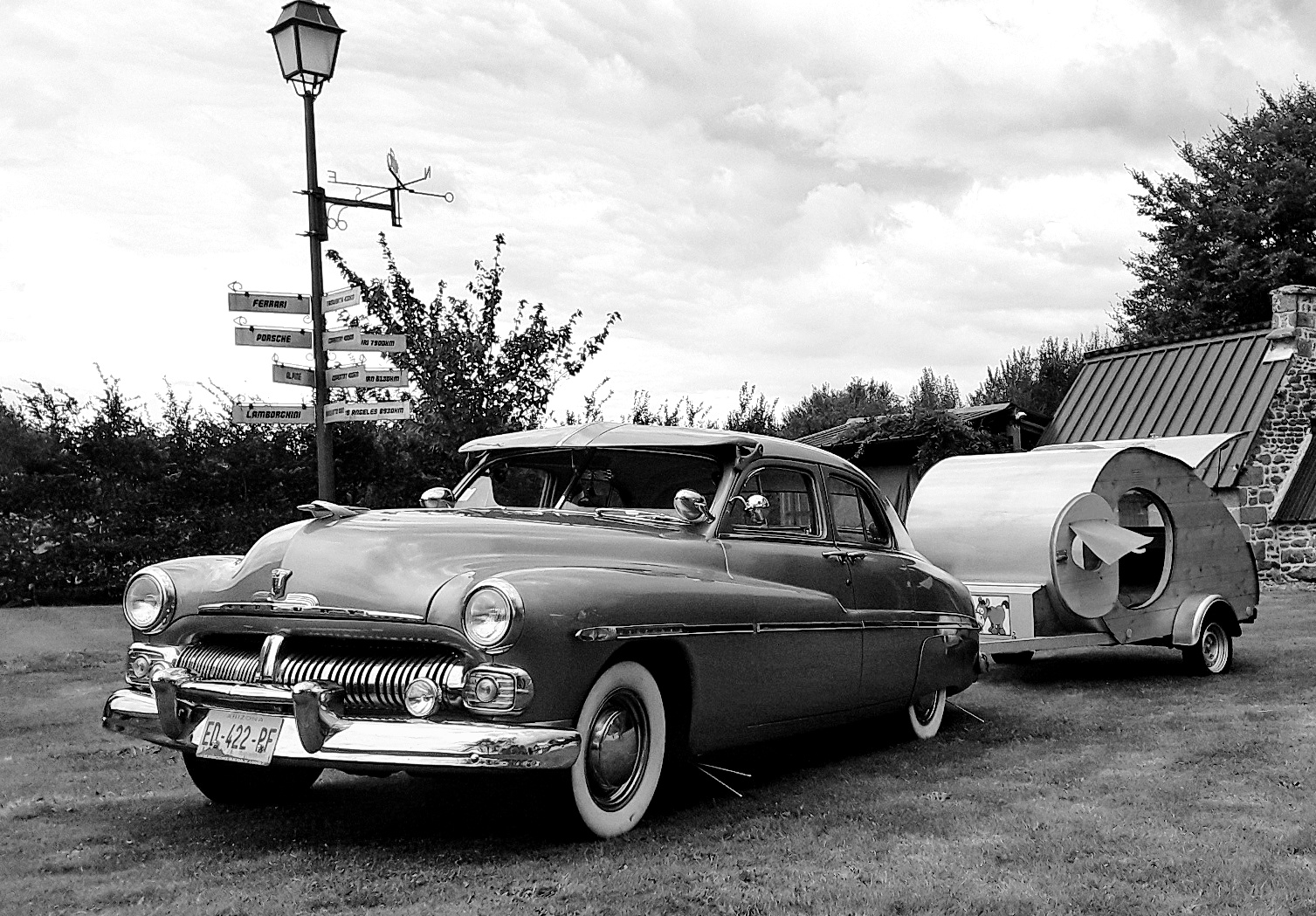 Mini Caravane Bois
Teardrop Trailer
Mercury