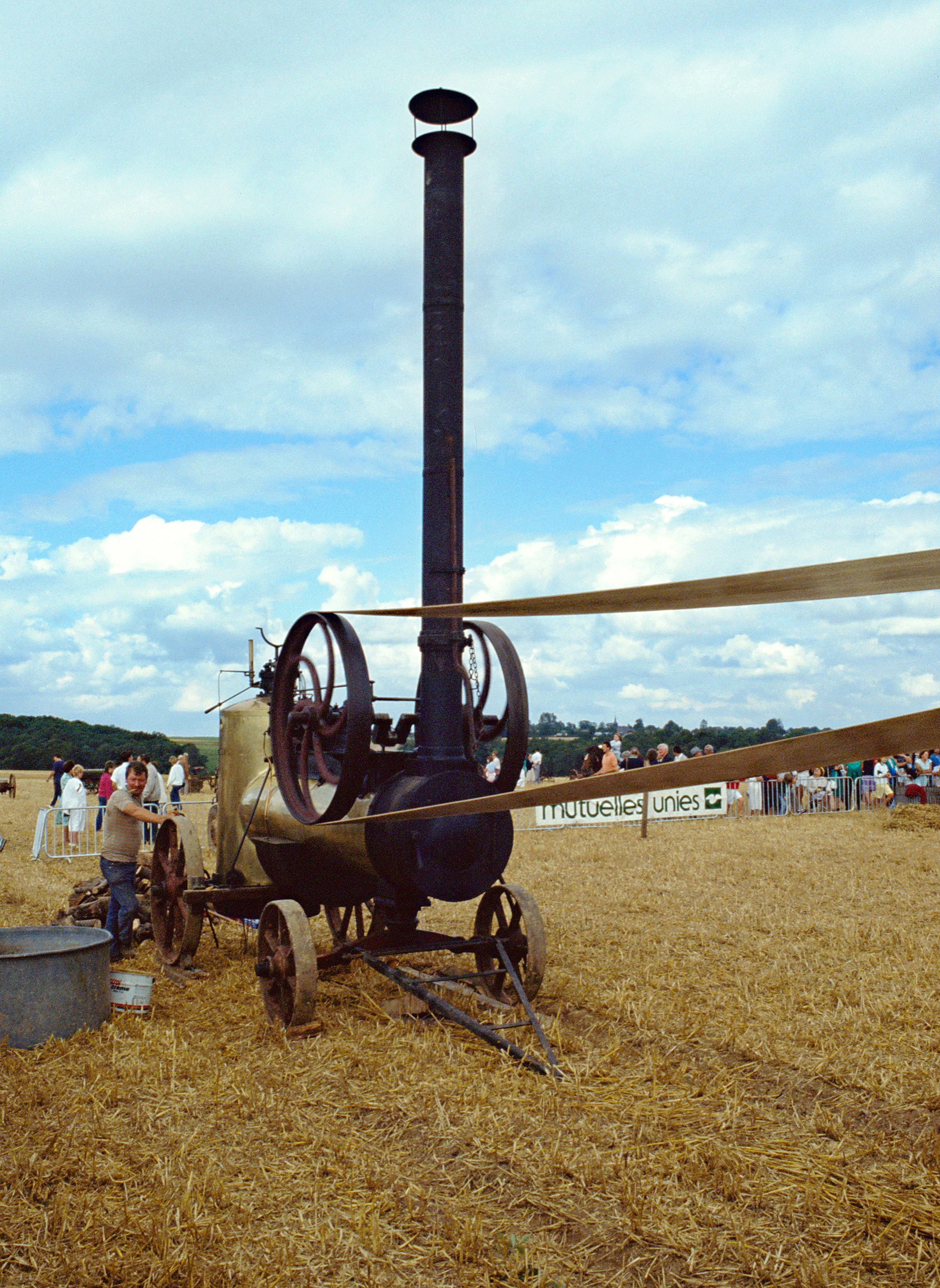 Machine-a-vapeur-Battages-St-Victor-l-Abbaye