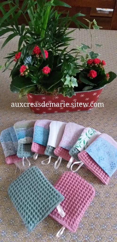 LINGETTES GANTS REVERSIBLES
1.5 EUROS PIECE OU 10 EUROS LES 10