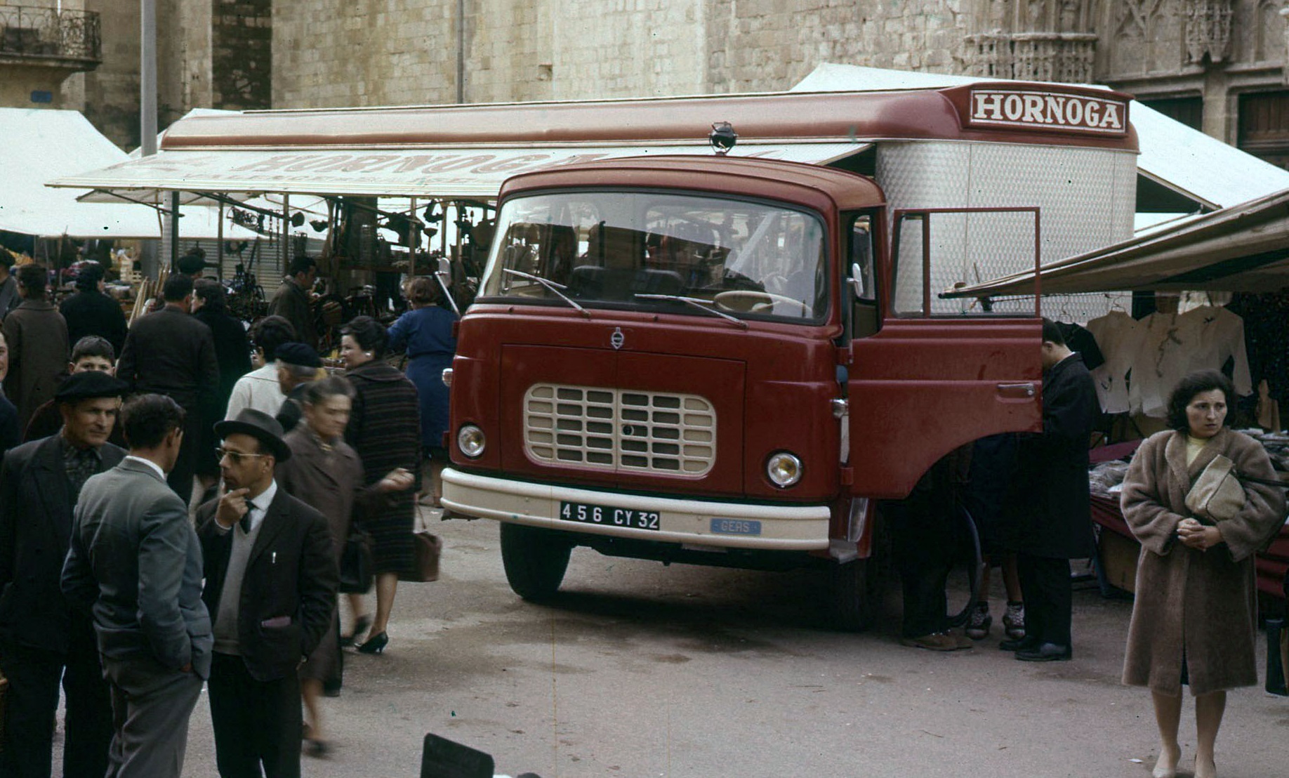 Berliet gak4 tracteur place du marche 1960 detail 1