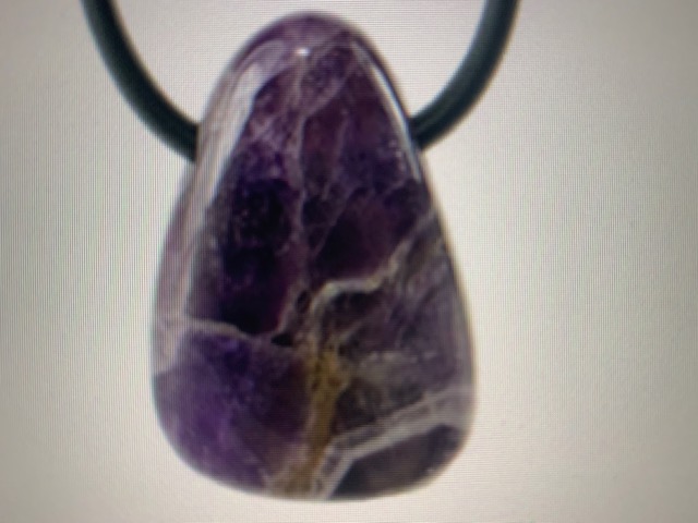Pendentif-amethyste-institut-reverie-energie-vitale-lithotherapie