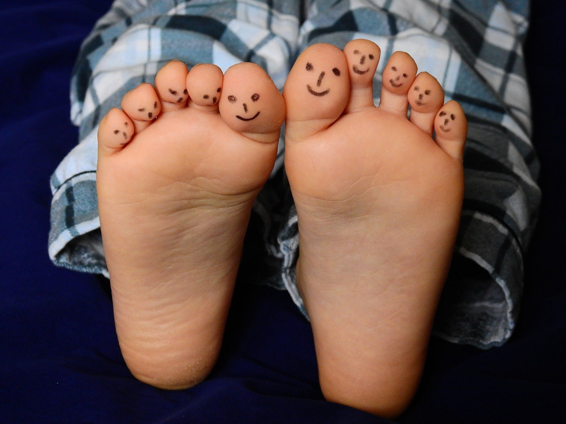 Feet-2358333 1920