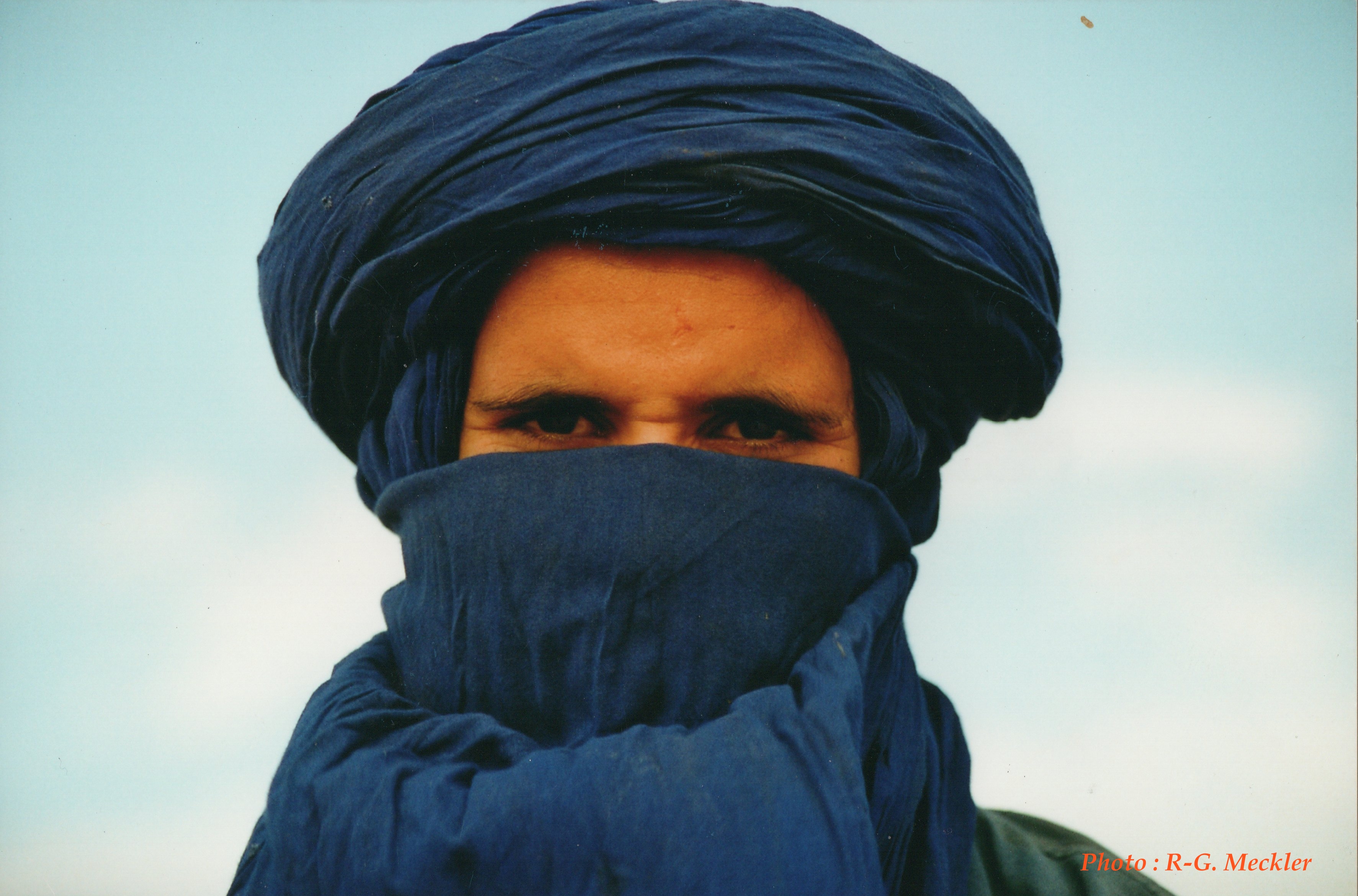Homme-bleu-W