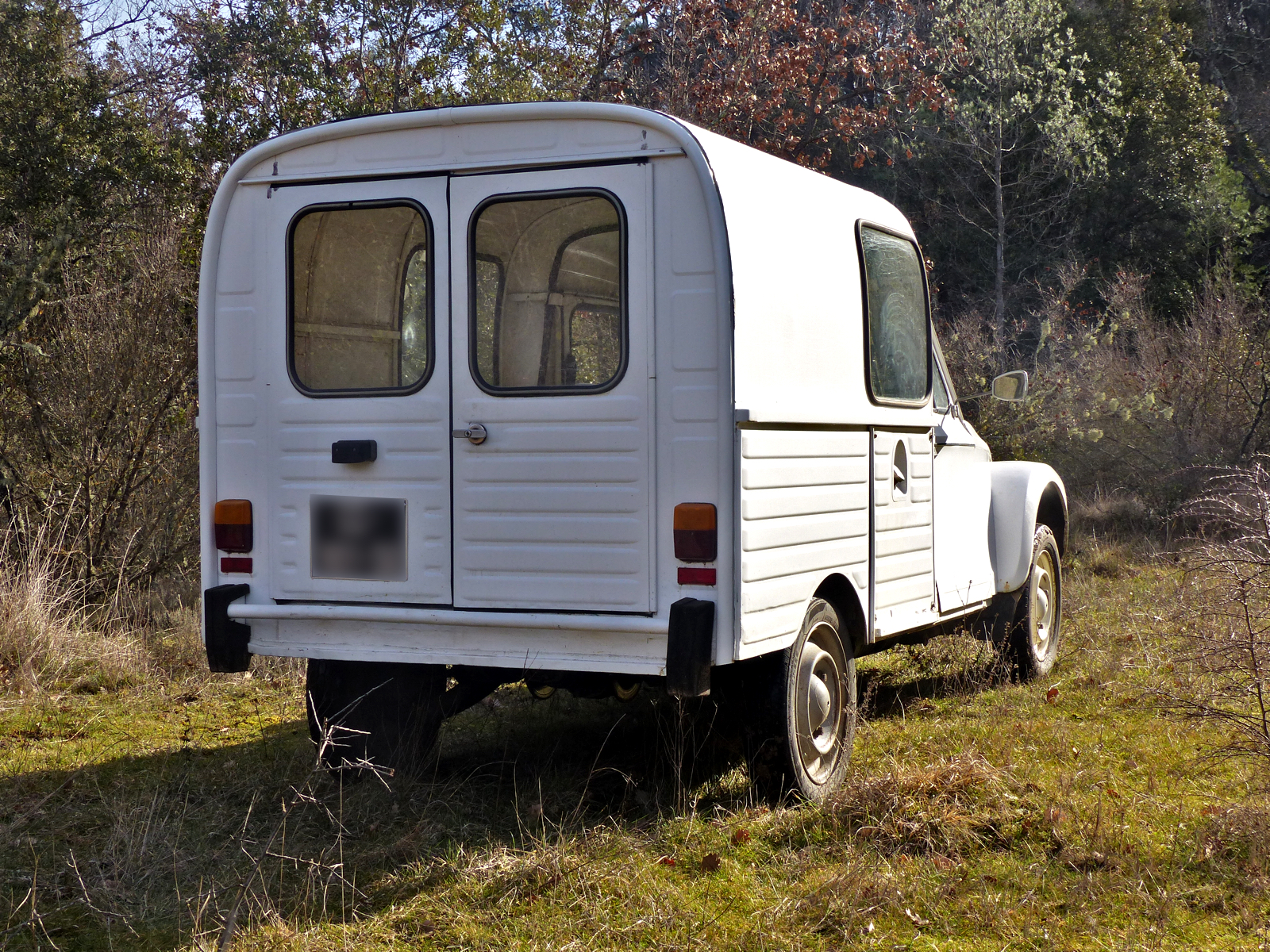 Sahara Mauritanie 2cv dunes aventure expédition franchissement guide points gps 4x4 voyage désert hors-piste circuits peintures rupestres oasis palmeraies puits pistes itinéraires gueltas chameaux dromadaires nomades adrar oued préhistoire archéologie néolithique routes Cyril et Sylvie Erg Chech