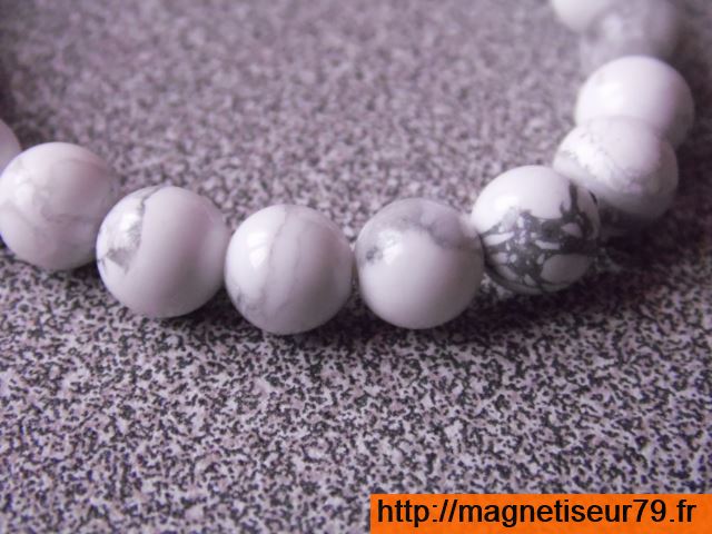 Howlite-08-A-z