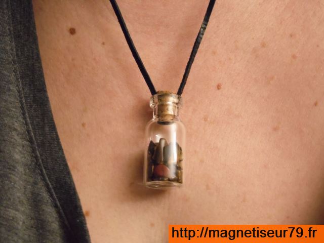 Collier-fiole-Oeil-de-tigre-1