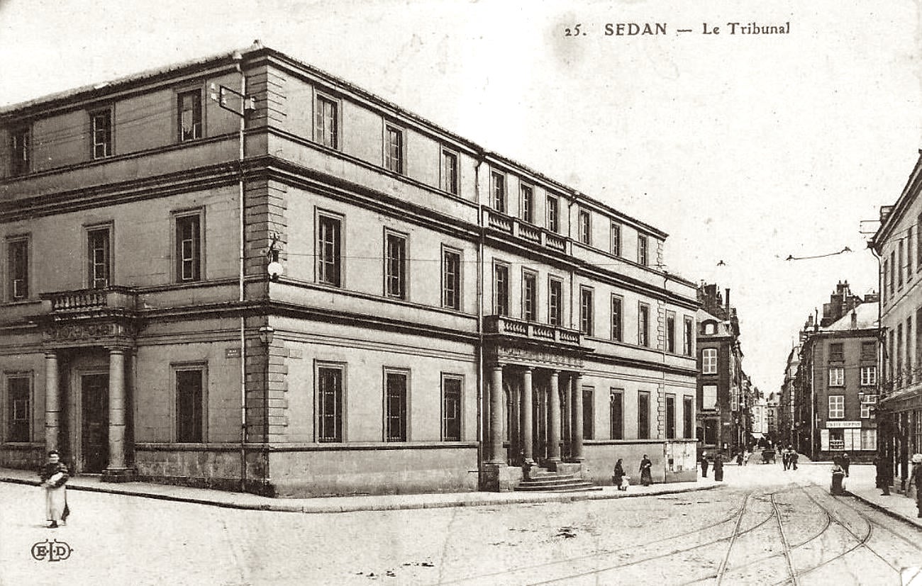 Le tribunal