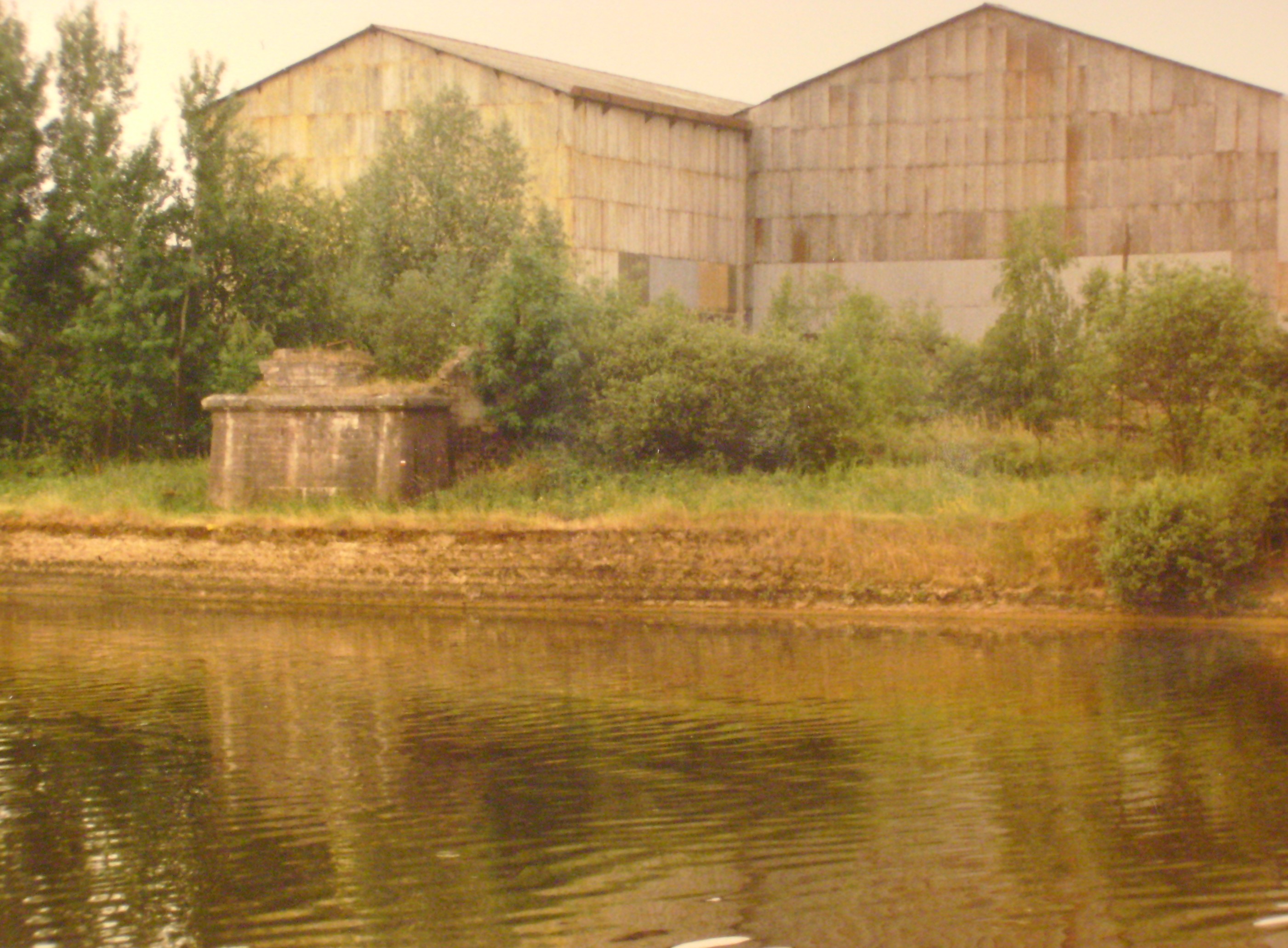 Vestiges-du-pont-du-Bouillonais