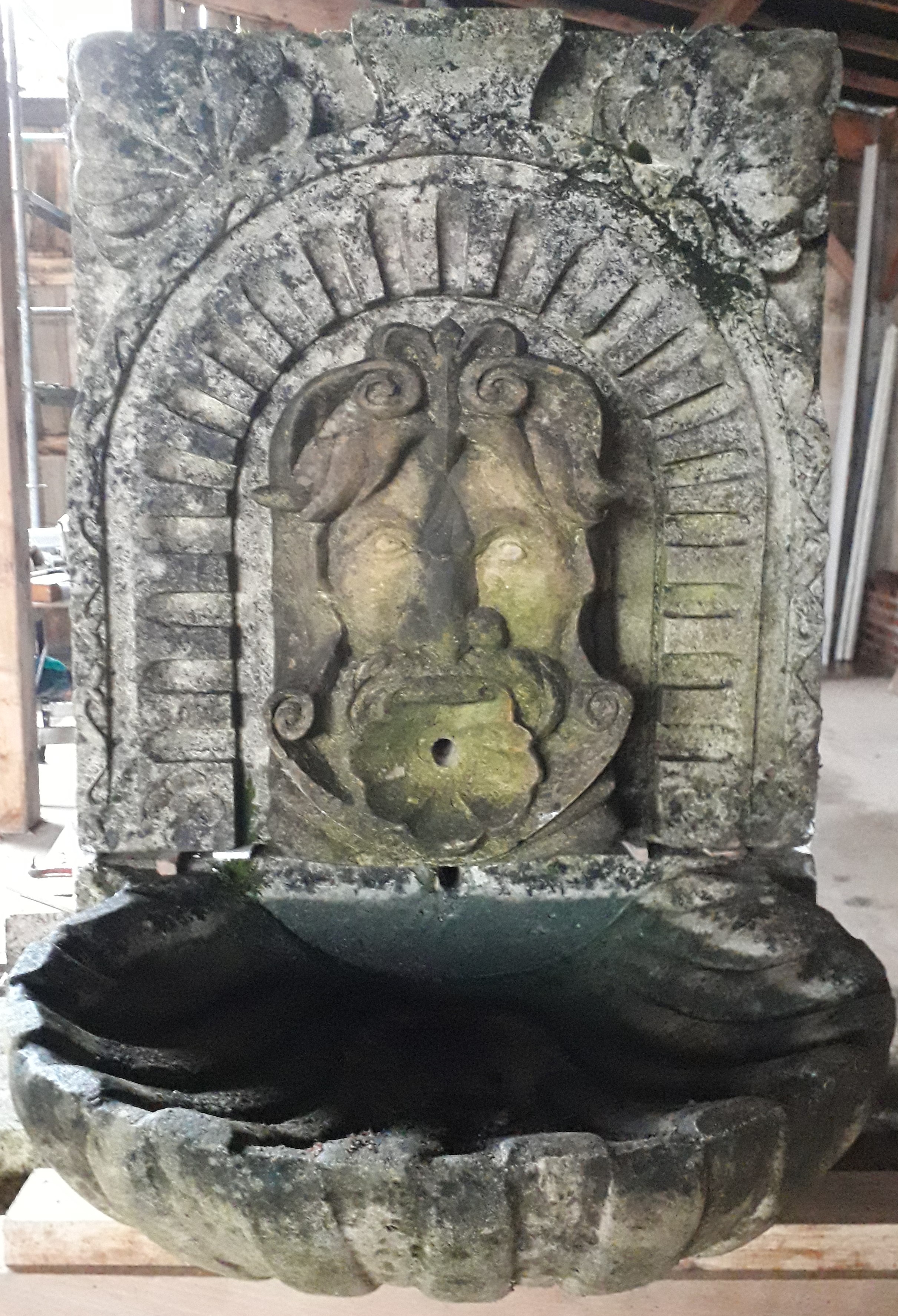 Ref 220 am fontaine tete de faune en pierre 3 