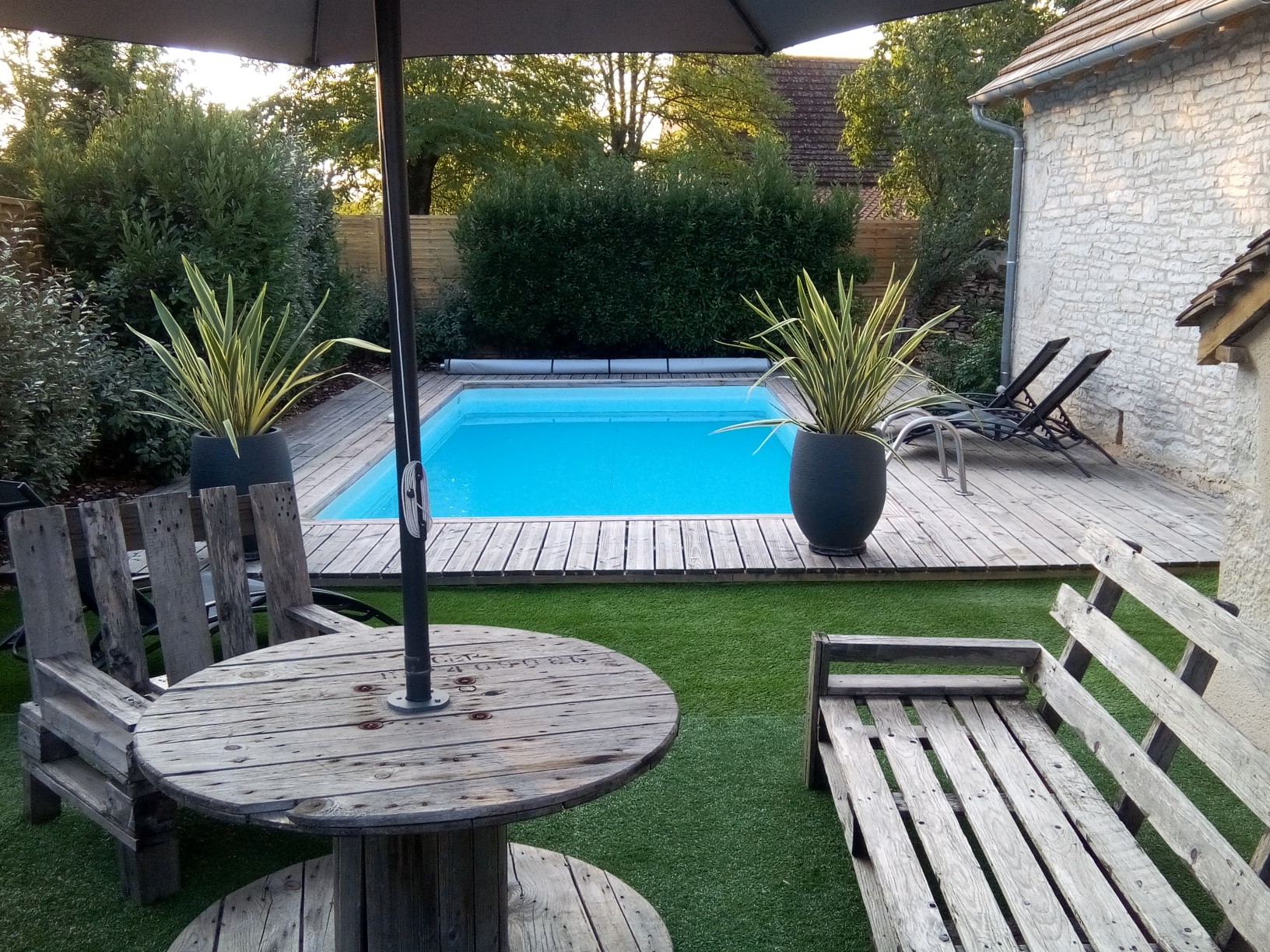 Demoncht piscine1