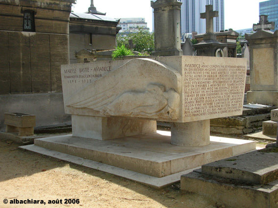 Tombe de Maryse Bastie-7920600
