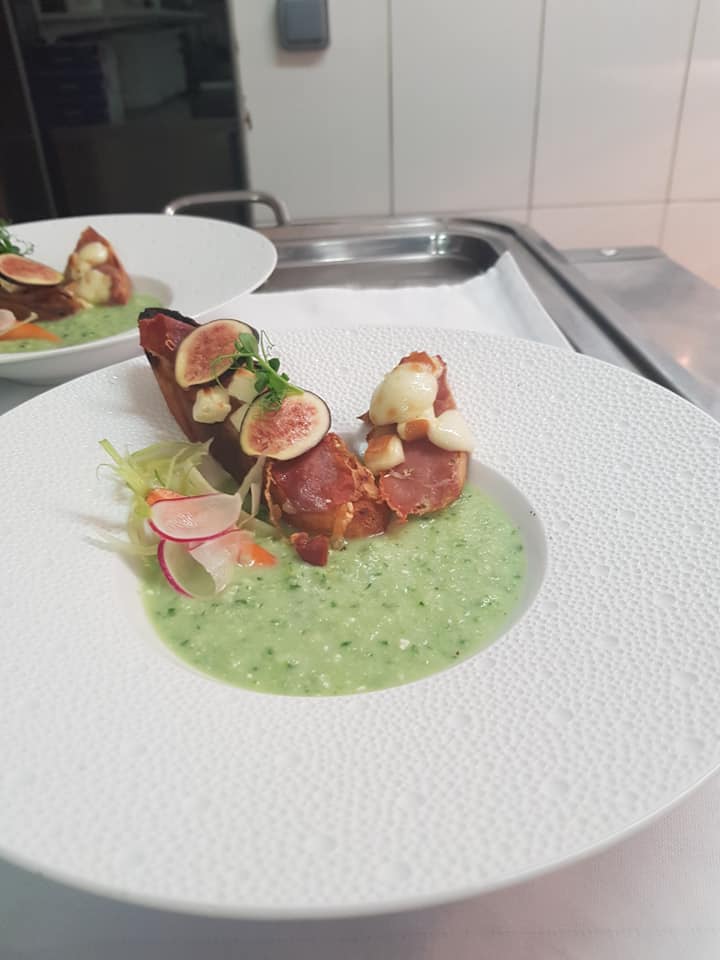 142512007 103170235120374 5953003803458301376 n