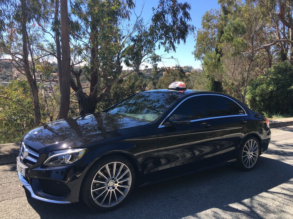 véhicule taxi torcy mercedes