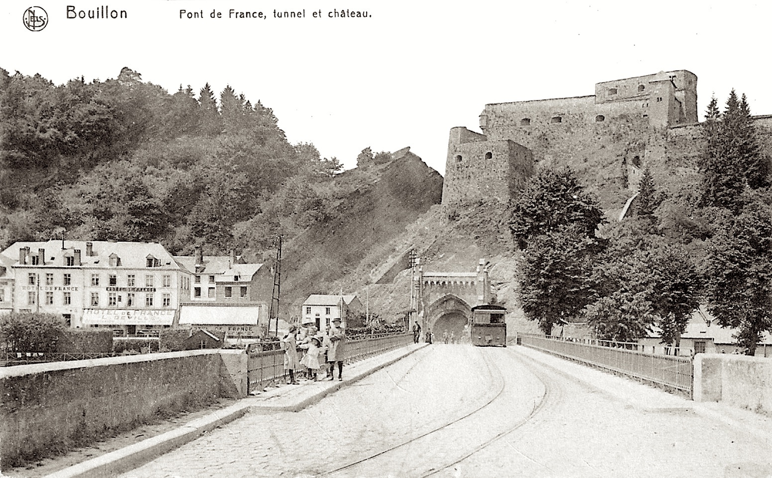 Bouillon tram