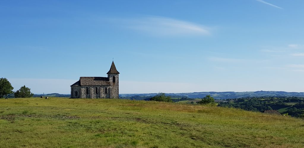 Rocher-ronesque-cantal