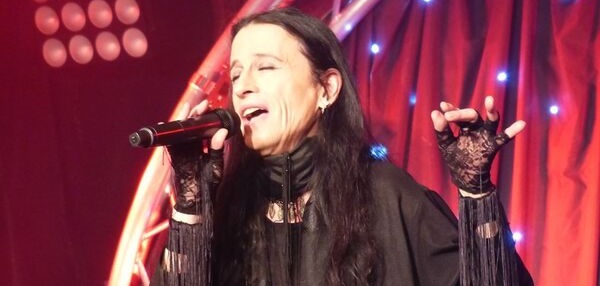 Brindille-Photo-de-Regina-Carlin-Label-de-Nuit-Production