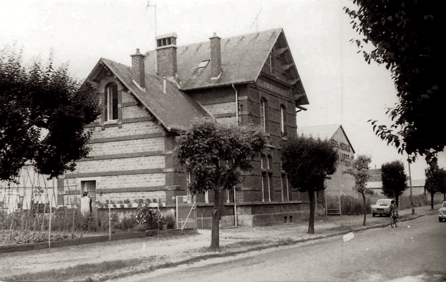 Gare-cote-rue