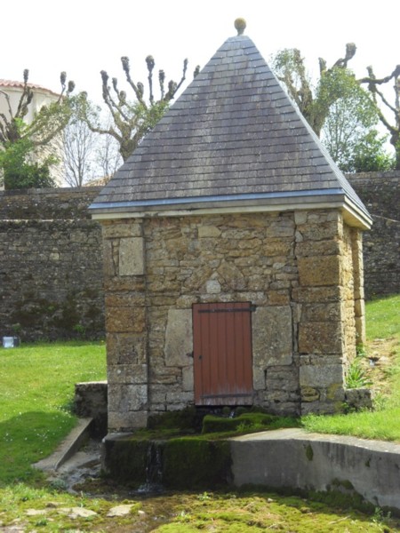 2296 le bourg